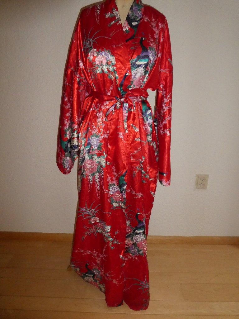 VINTAGE kimono Japans 1 maat maxi rood pauw bloesem satijn, Kleding | Dames, Maat 38/40 (M), Verzenden, JUGUEMM, Zo goed als nieuw