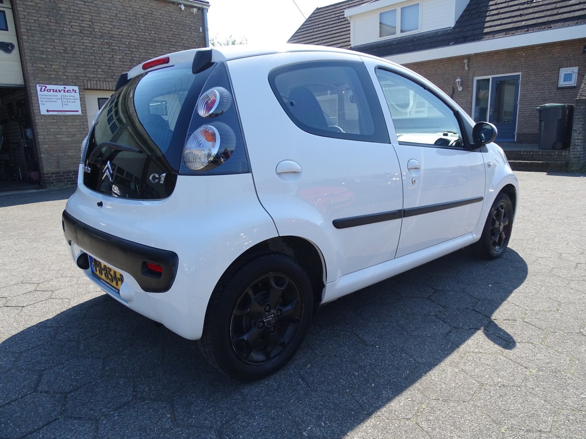Citroen C1 1.0-12V Ambiance AIRCO/BT/LMV/5 DEURS, Auto's, Voorwielaandrijving, Euro 5, Gebruikt, Zwart