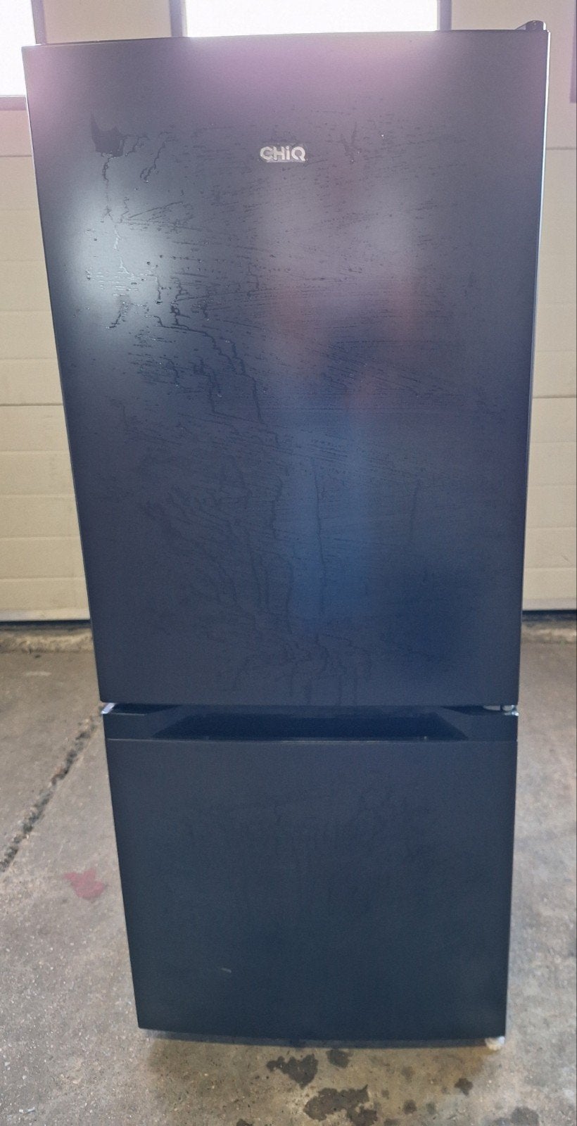 Compacte Chic koelvriescombinatie, 113 x 47 cm, Energie E, Gebruikt, Chic, 100 tot 150 liter, Energieklasse A of zuiniger
