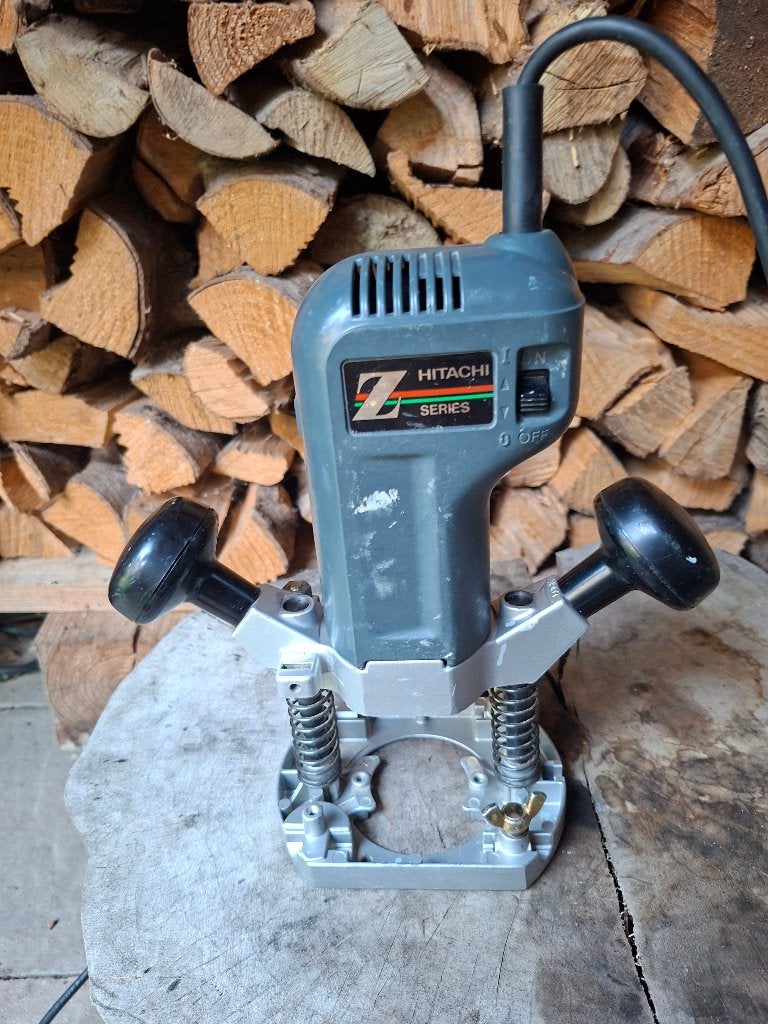 hitachi fm 8, Gebruikt, Ophalen of Verzenden, Bovenfrees, Hitachi