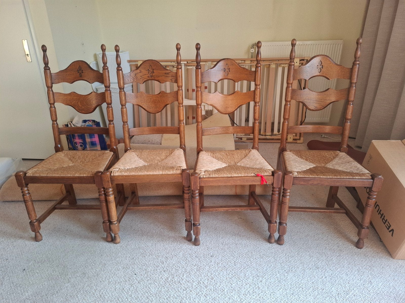 4 Brocante stoelen, Ophalen