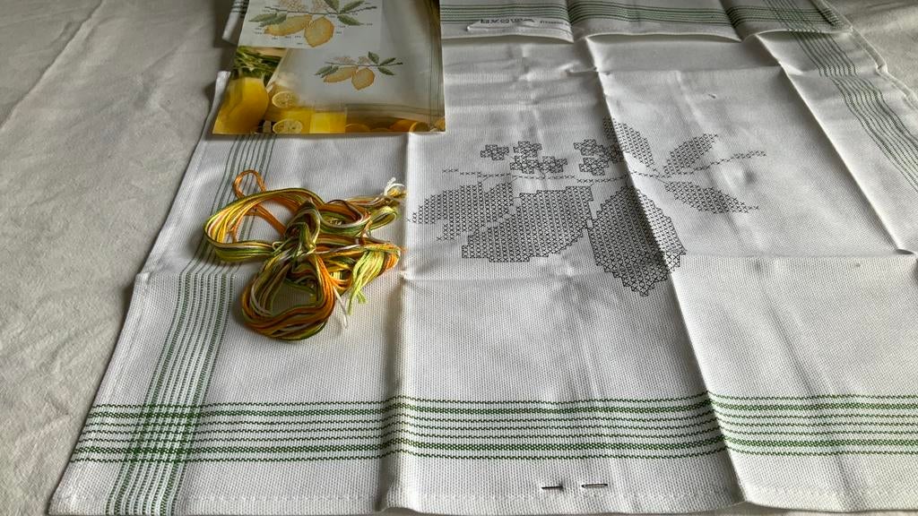 Borduurpakket Rico Design theedoek citroenen/voorbedrukt, Ophalen of Verzenden, Nieuw, Handborduren, Borduurpakket