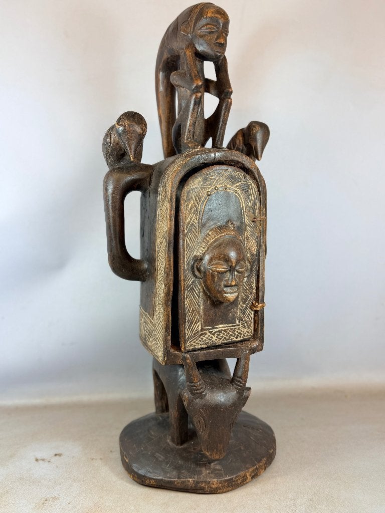 260608 Zeldzaam oud Afrikaans Luba reliquary figurine Congo., Ophalen of Verzenden