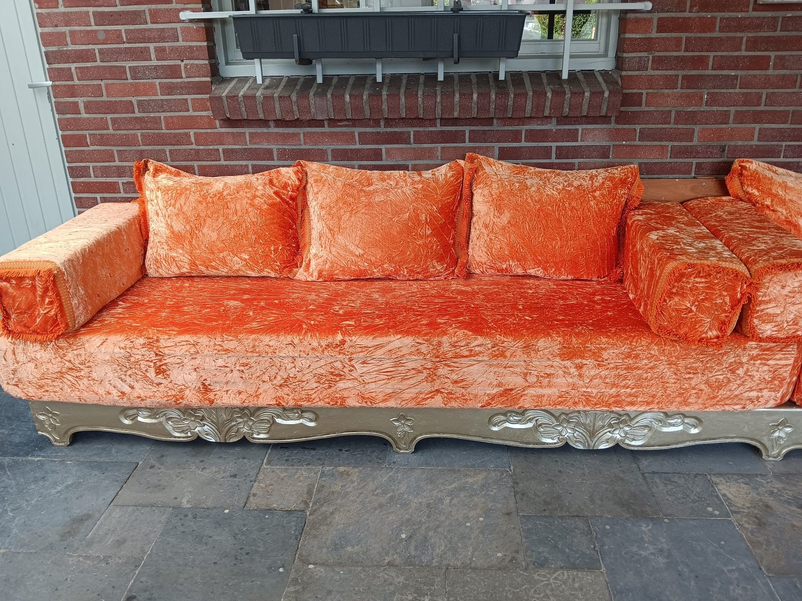 Marokkaanse hoekbank – luxe oranje, Huis en Inrichting, Ophalen, Gebruikt, Vierpersoons of meer, Hoekbank
