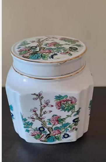 Porseleinen pot met deksel, bloemen en vogels. Douwe Egberts, Antiek en Kunst, Antiek | Porselein, Ophalen of Verzenden