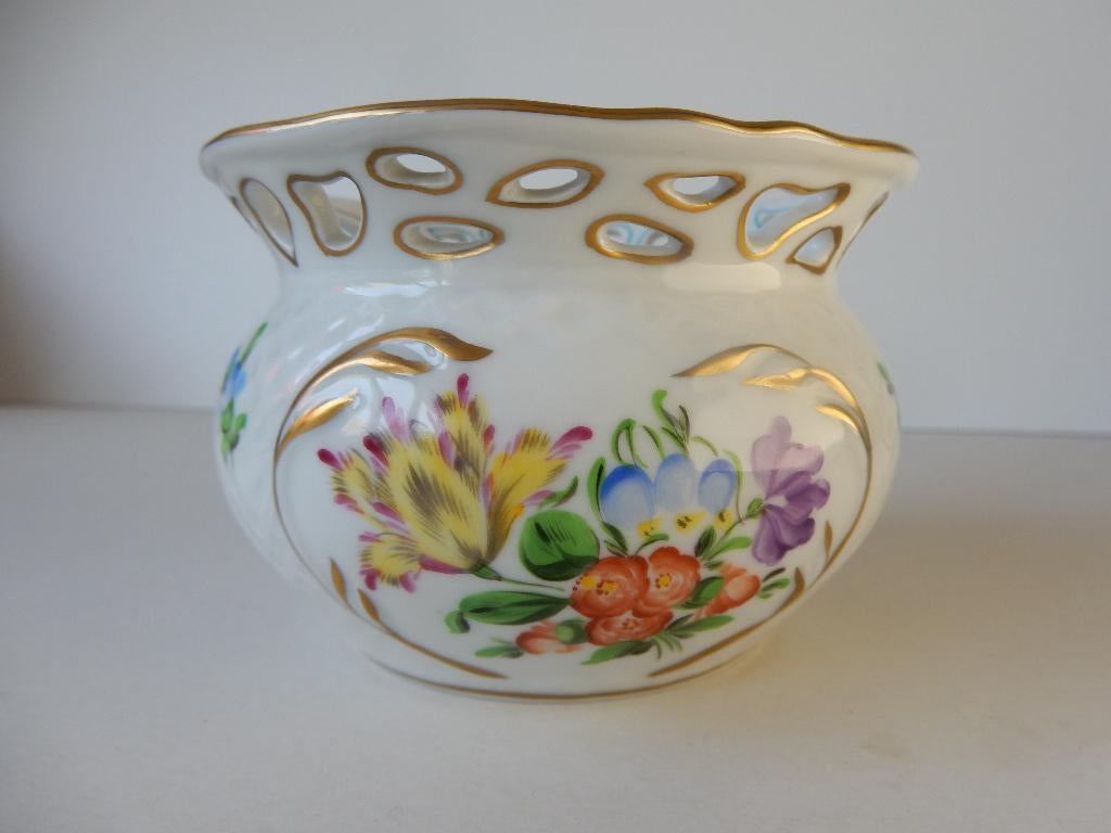 Herend cachepotje bloemmotief / Tulpboeket, Ophalen of Verzenden