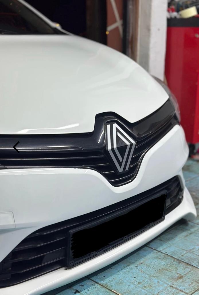 Laatste sets: Nieuwe Type Logo's Renault Clio 4 en 5, Ophalen of Verzenden, Nieuw, Renault
