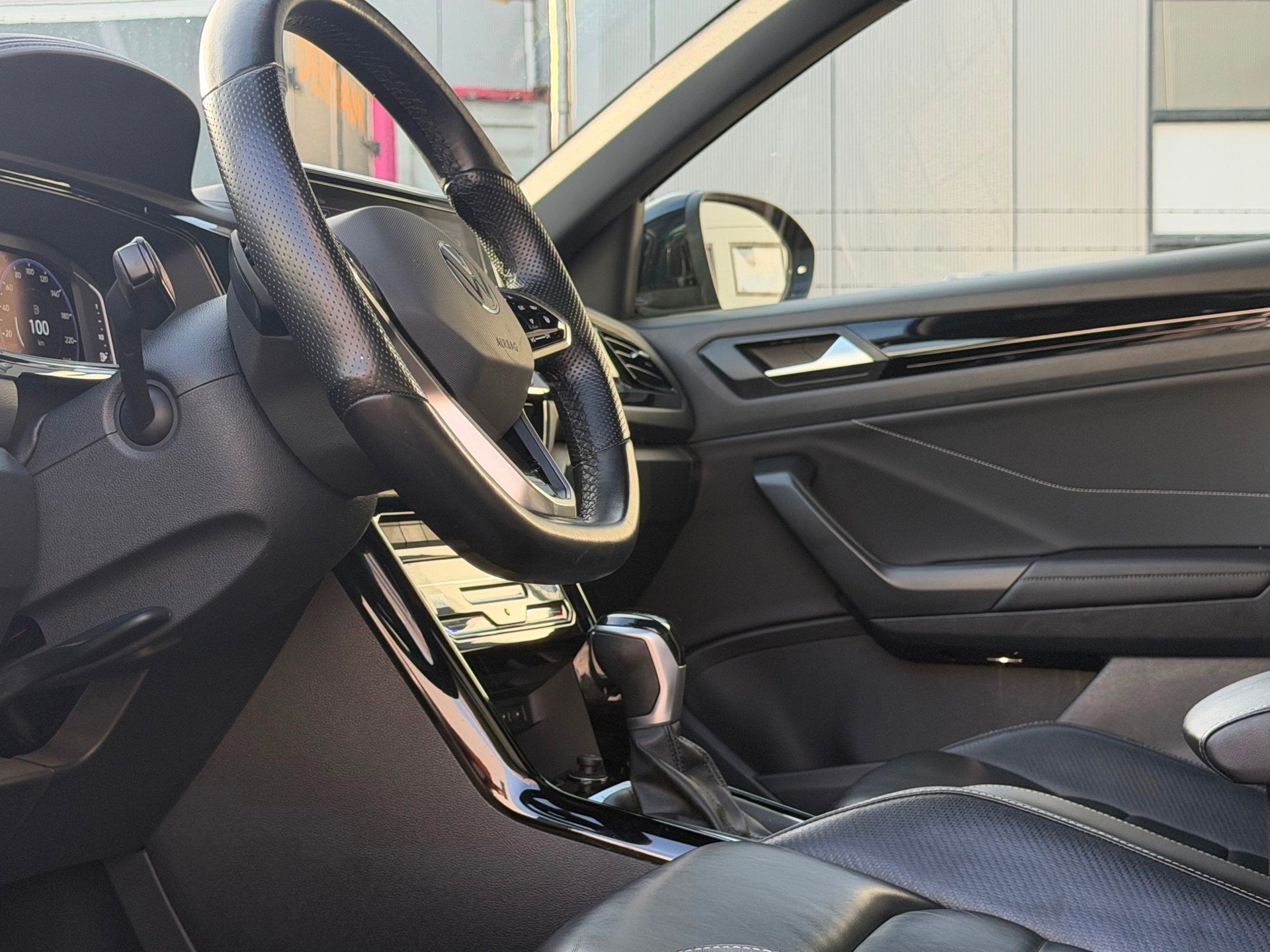 Volkswagen T-Roc 2.0 TSI 4Motion R-Line Business+ |Pano| Bea, Auto's, Automaat, 15 km/l, Gebruikt, Euro 6