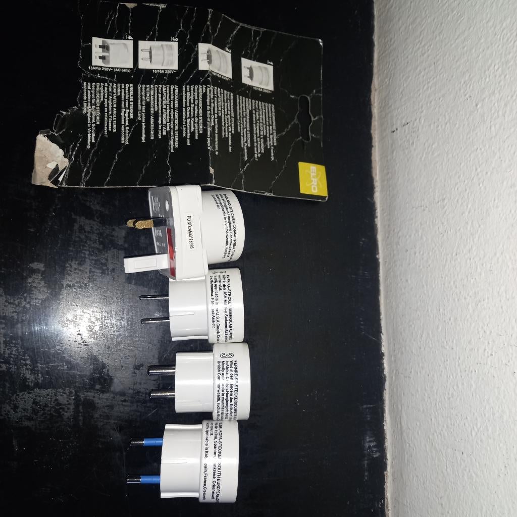 Wereldstekker - 4 delige set (4 part plug adapter), Ophalen, Gebruikt, Apparatuur