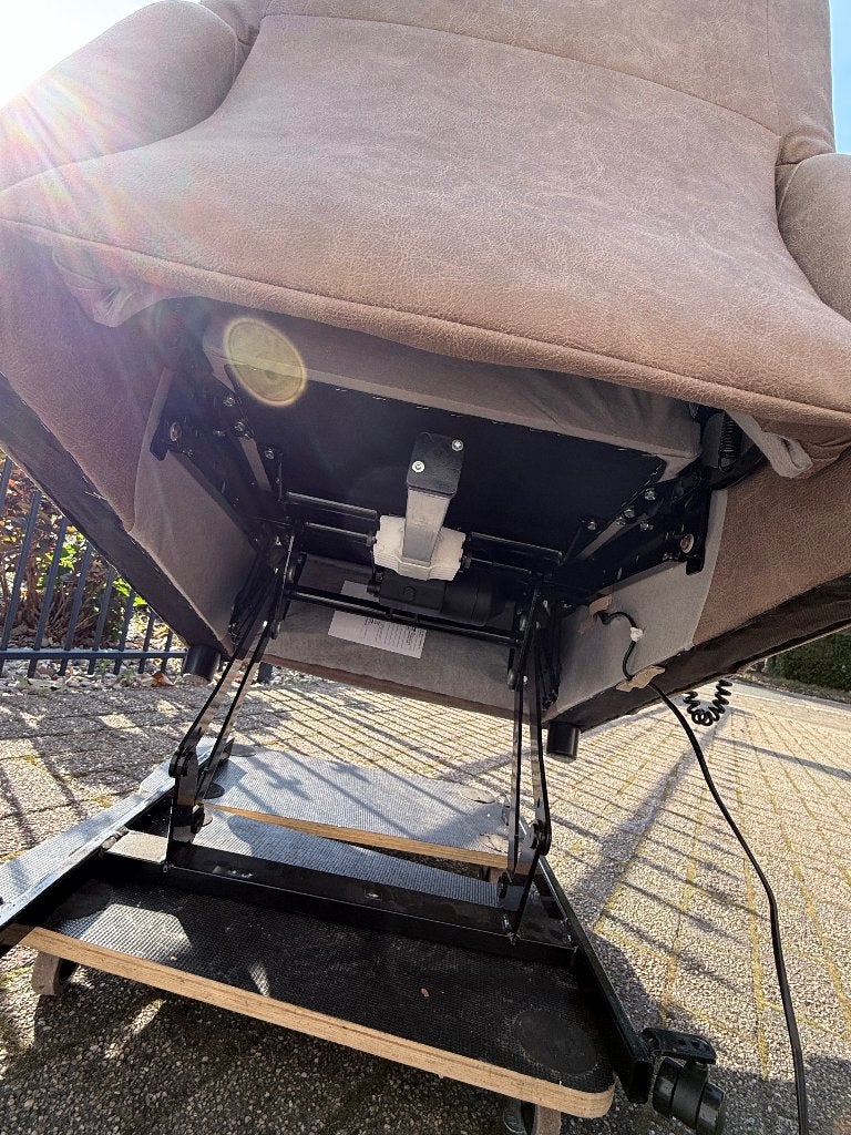 Foto 9 van elektrische NIEUWE sta op / relax fauteuil