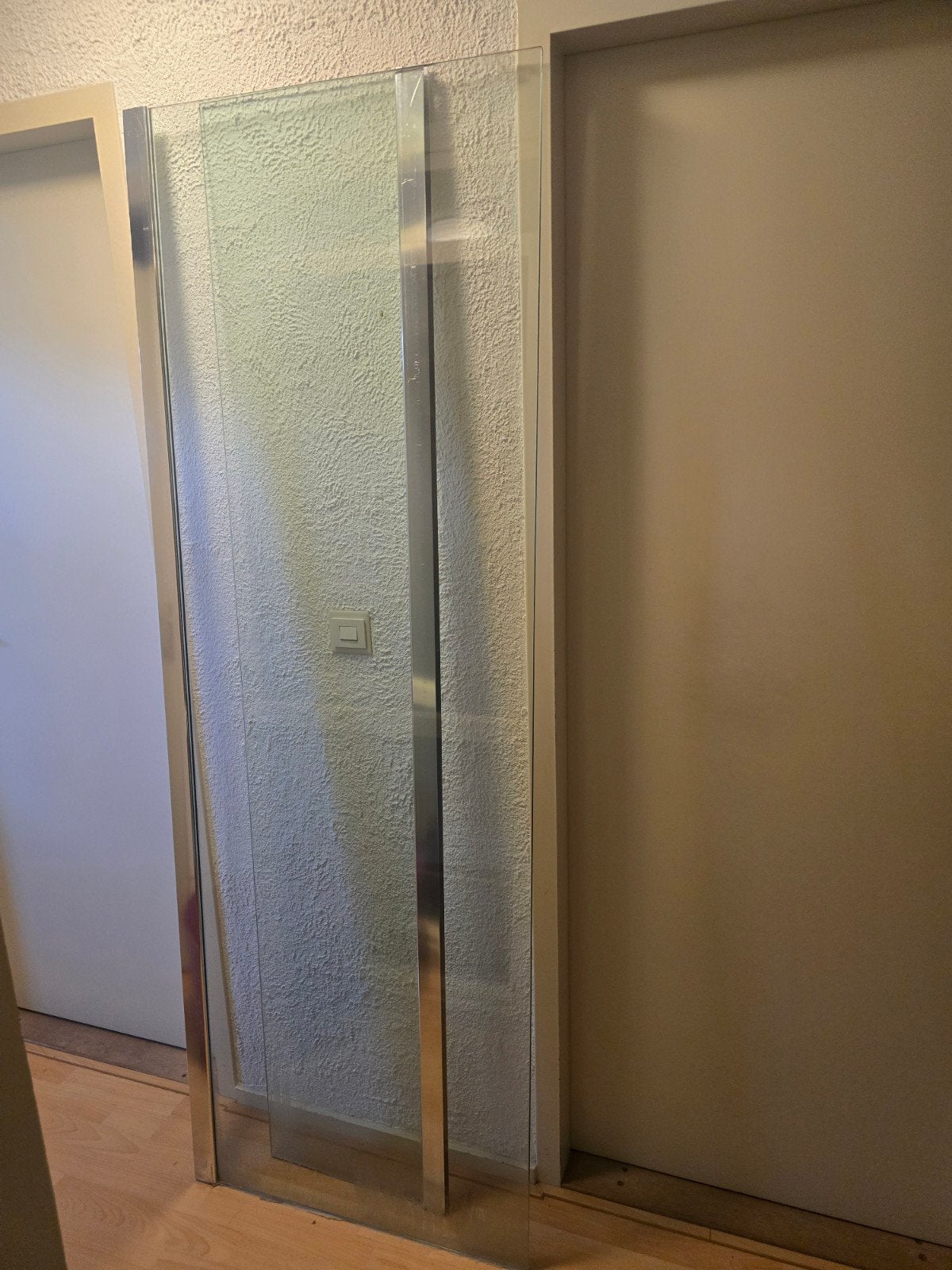 2 douchewanden zonder bevestiging, Huis en Inrichting, Badkamer | Complete badkamers, Ophalen, Gebruikt