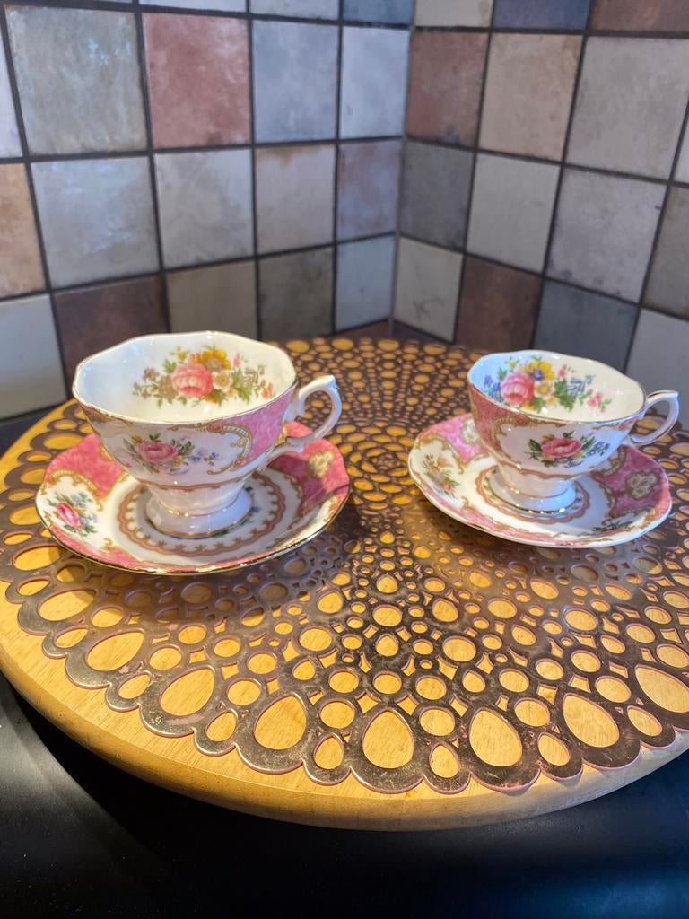 Royal Albert,Lady Carlyle,dames en heren kop en schotel, Ophalen of Verzenden