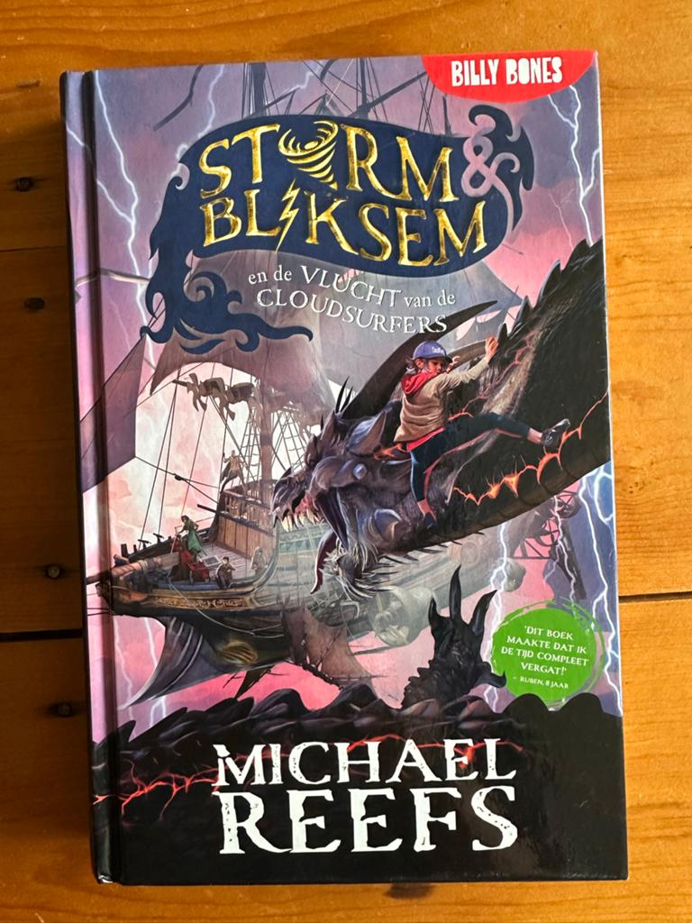 Storm & Bliksem en de Vlucht van de Cloudsurfers, Ophalen of Verzenden, Zo goed als nieuw, Fictie