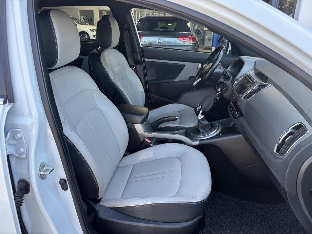 Kia Sportage 1.6 GDI Vision Navi Leder Camera Cuirse Stoelve, Auto's, Kia, 135 pk, Gebruikt, 4 cilinders, Wit