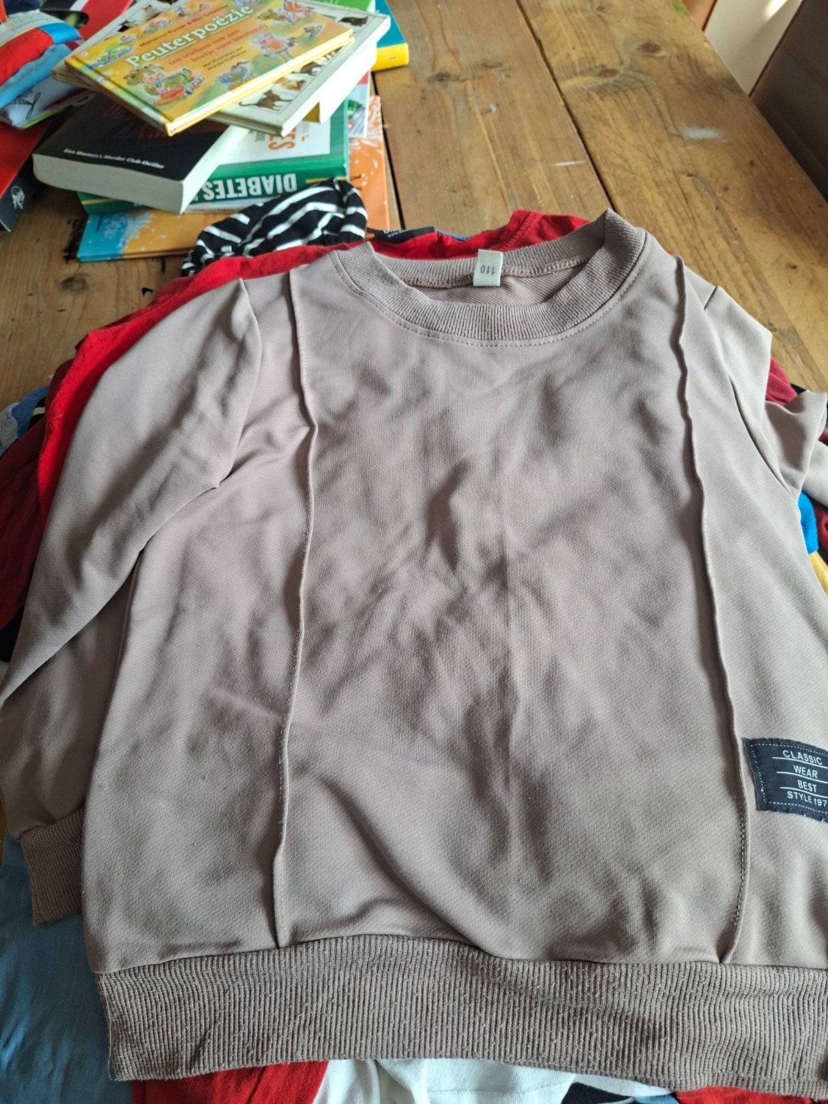 Mooie beige trui maat 110 voor jongens of meisjes, Kinderen en Baby's, Kinderkleding | Maat 164, Gebruikt, Jongen of Meisje, Trui of Vest