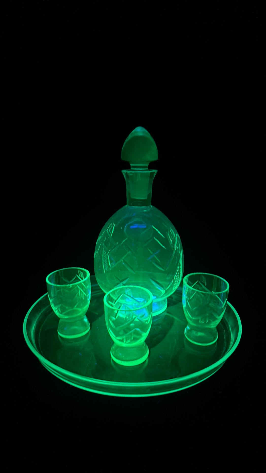 Uranium kleurige karaf set, Verzenden