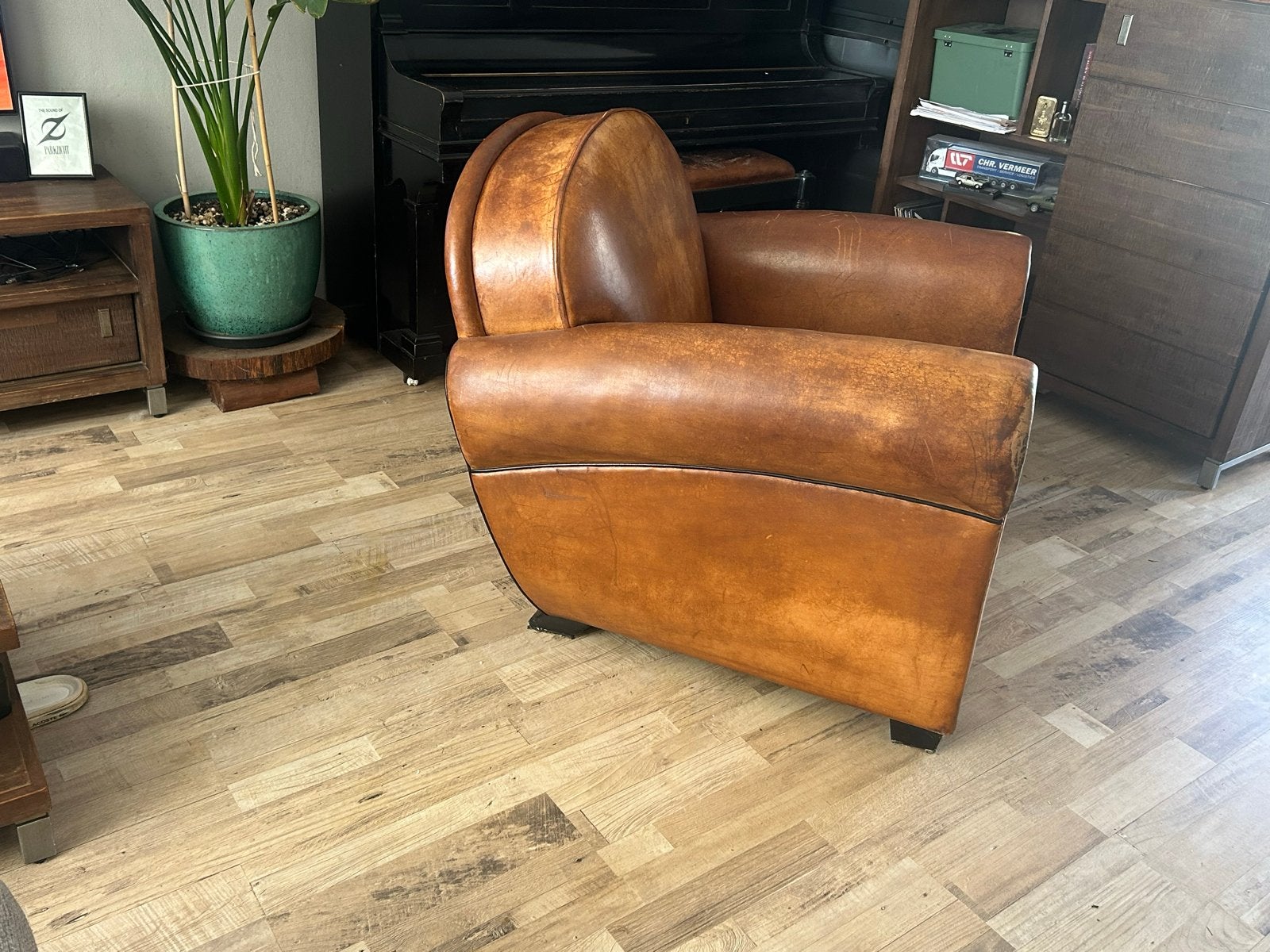 Schapenleren fauteuil Bart v Bekhoven (Artistiek Breda), Ophalen of Verzenden