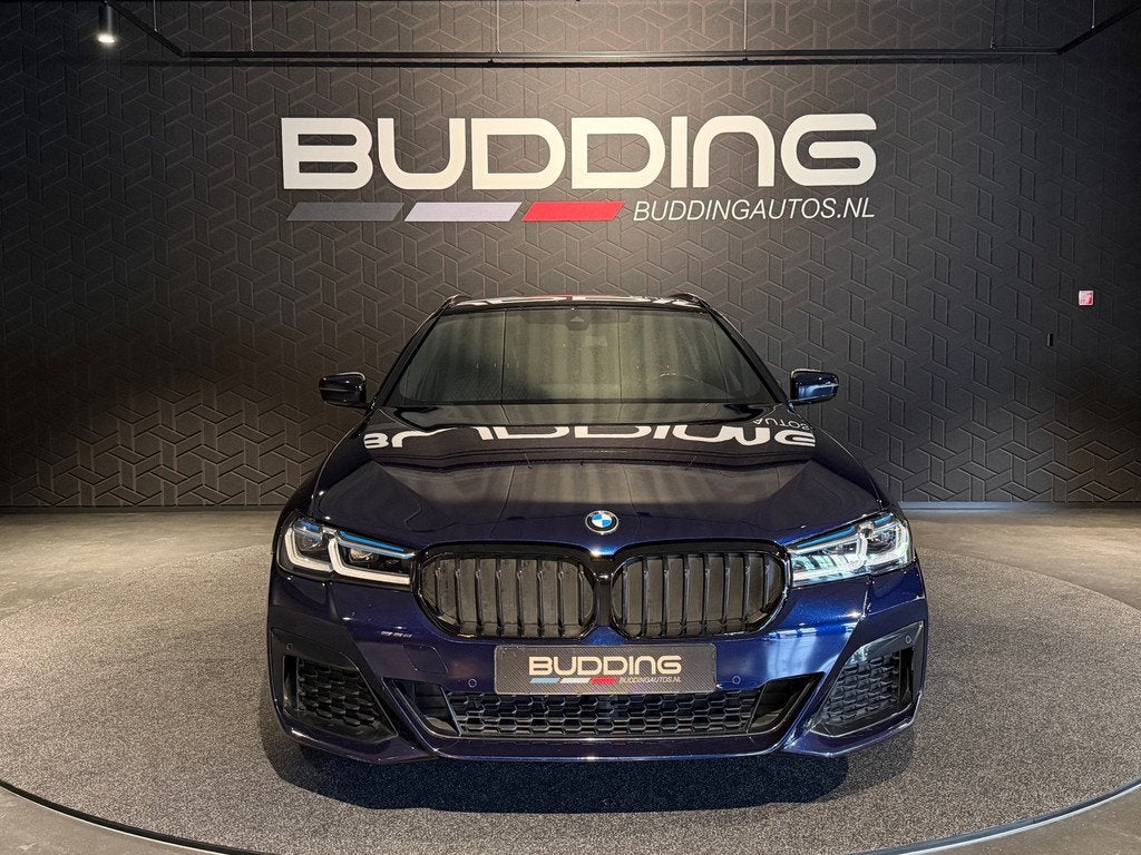 BMW 5 Serie Touring 520i Business Ed | M-sport | Trekhaak |, Achterwielaandrijving, Gebruikt, 4 cilinders, 2000 kg