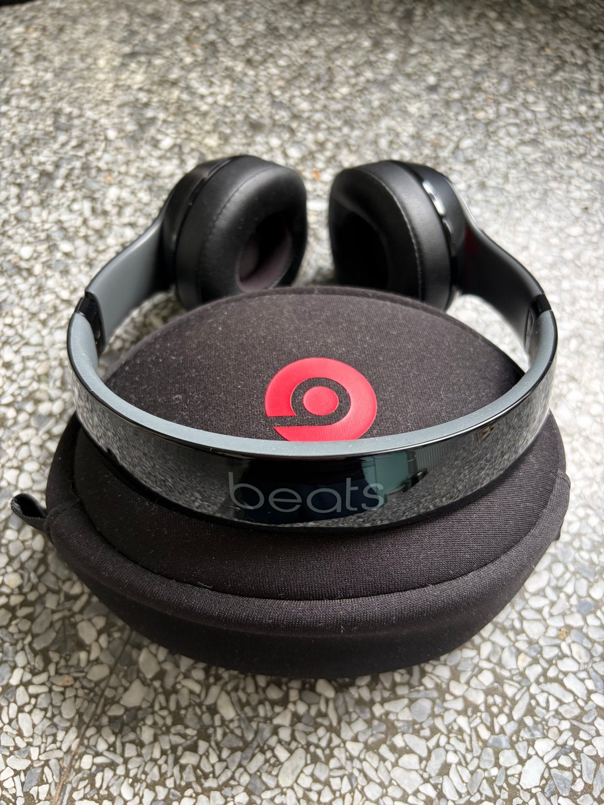 Beats Solo Wireless koptelefoon met etui nieuwstaat, Bluetooth, Beats, On-ear, Ophalen of Verzenden