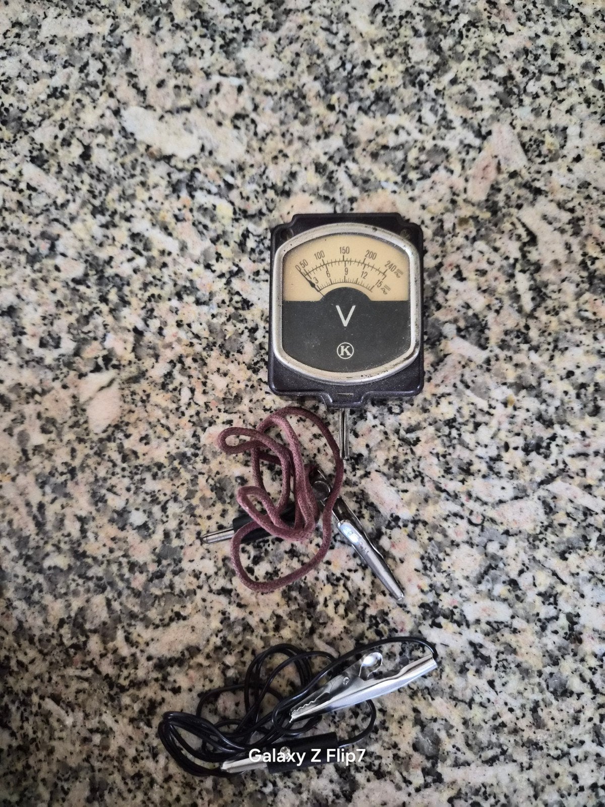 Vintage Voltmeter met Testkabels, Ophalen