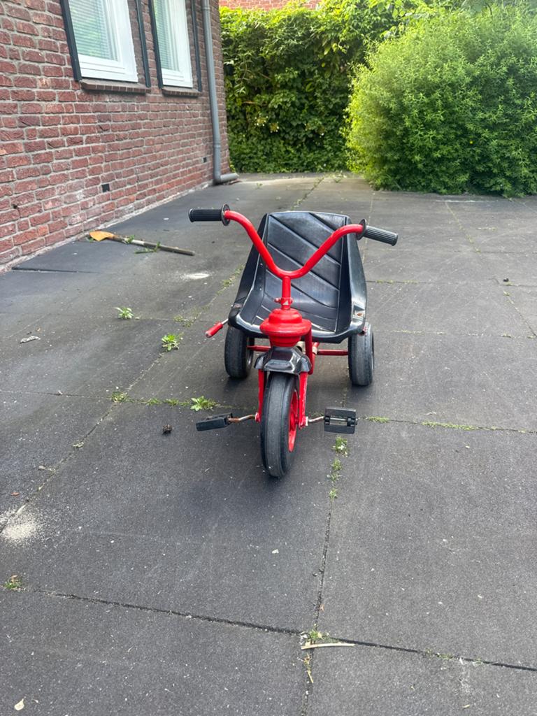 Rode driewieler voor kinderen, Fietsen en Brommers, Ophalen, Gebruikt, Terugtraprem