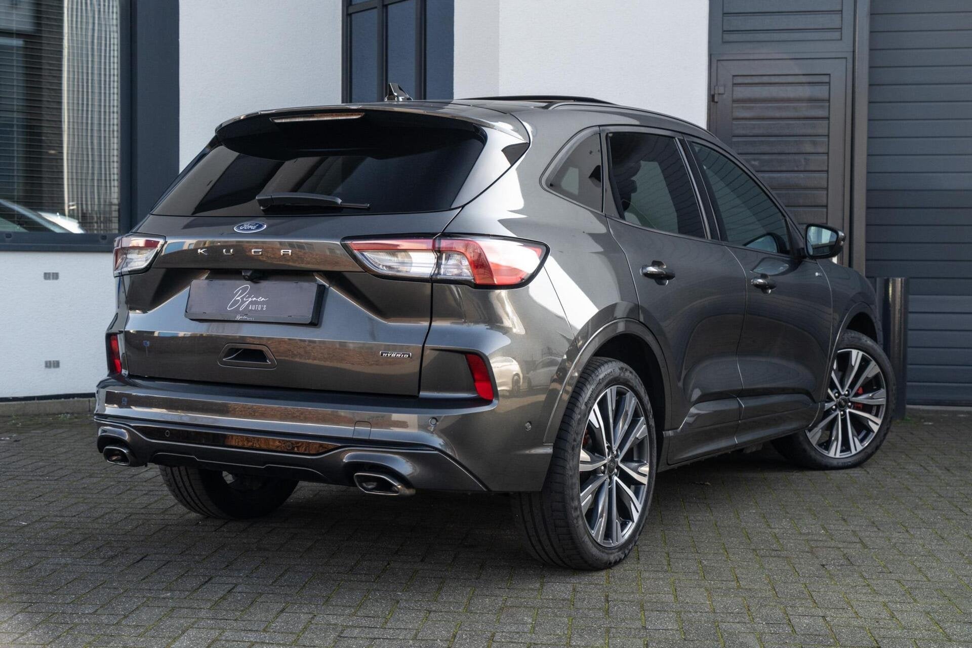 Ford Kuga 2.5 PHEV ST-Line X 225PK PANO / CAMERA / B&O, Dealer onderhouden, Gebruikt, Zwart, 4 cilinders