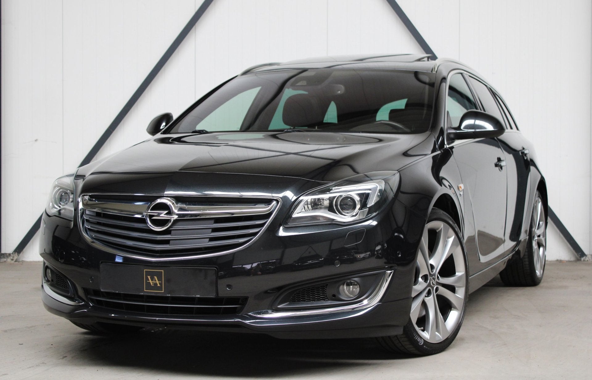 Opel Insignia Sports Tourer 2.0 T Cosmo 4x4 l ALLE OPTIES l, Auto's, Opel, Automaat, 1998 cc, Gebruikt, Zwart