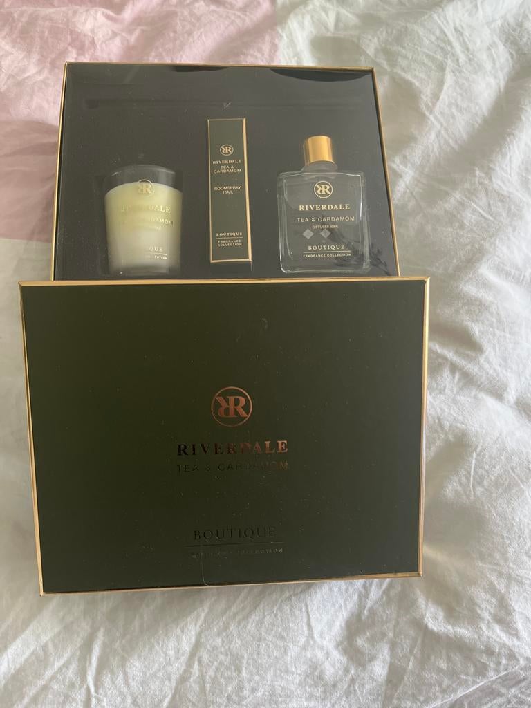 Riverdale Tea & Cardamom  geurset nieuw, Sieraden, Tassen en Uiterlijk, Ophalen of Verzenden, Zo goed als nieuw