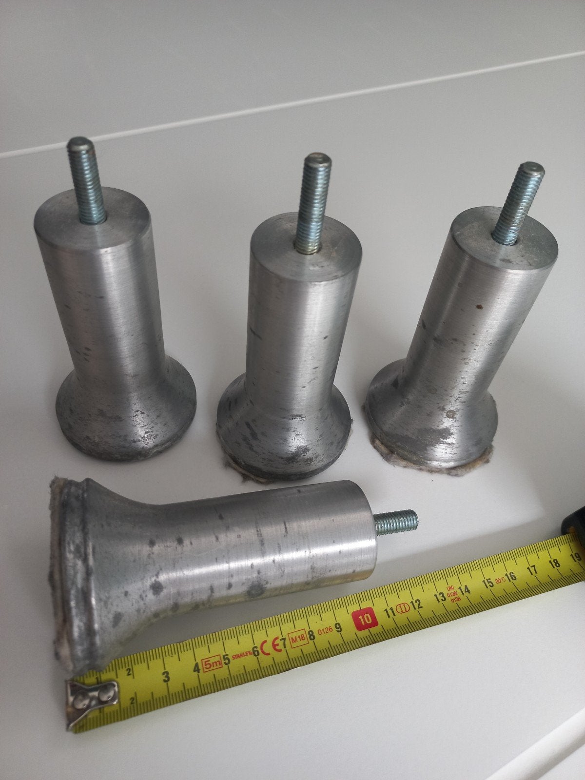 Set van 4 metalen meubelpoten,, Huis en Inrichting, Ophalen, Gebruikt