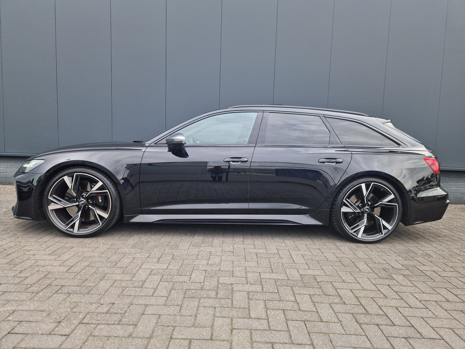 Audi RS6 TFSI Quattro/Luchtvering /Pano/HUD/Trekhaak/BTW, Automaat, Gebruikt, 600 pk, Leder