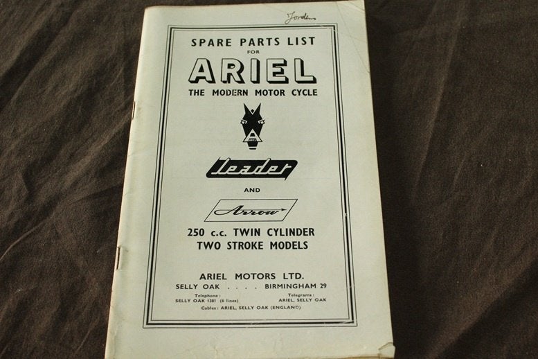 Ariel Leader Arrow 1961  motorcycle parts list 250cc twin, Motoren, Ophalen of Verzenden, Overige merken