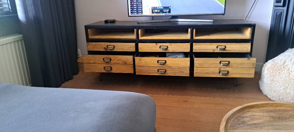 Tv kast, 150 tot 200 cm, Zo goed als nieuw, Industriële, Minder dan 100 cm