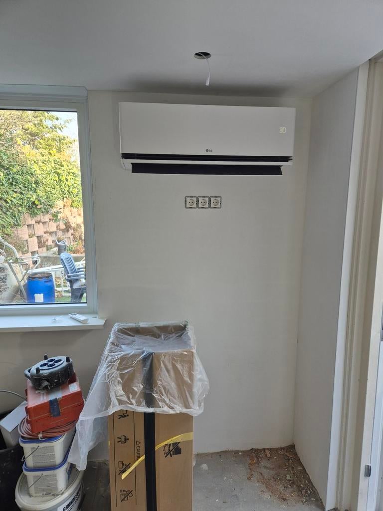 LG en MitsubishiAirconditioning - Installatie & Onder, Koelen en Ontvochtigen, Minder dan 60 m³, Timer, Nieuw