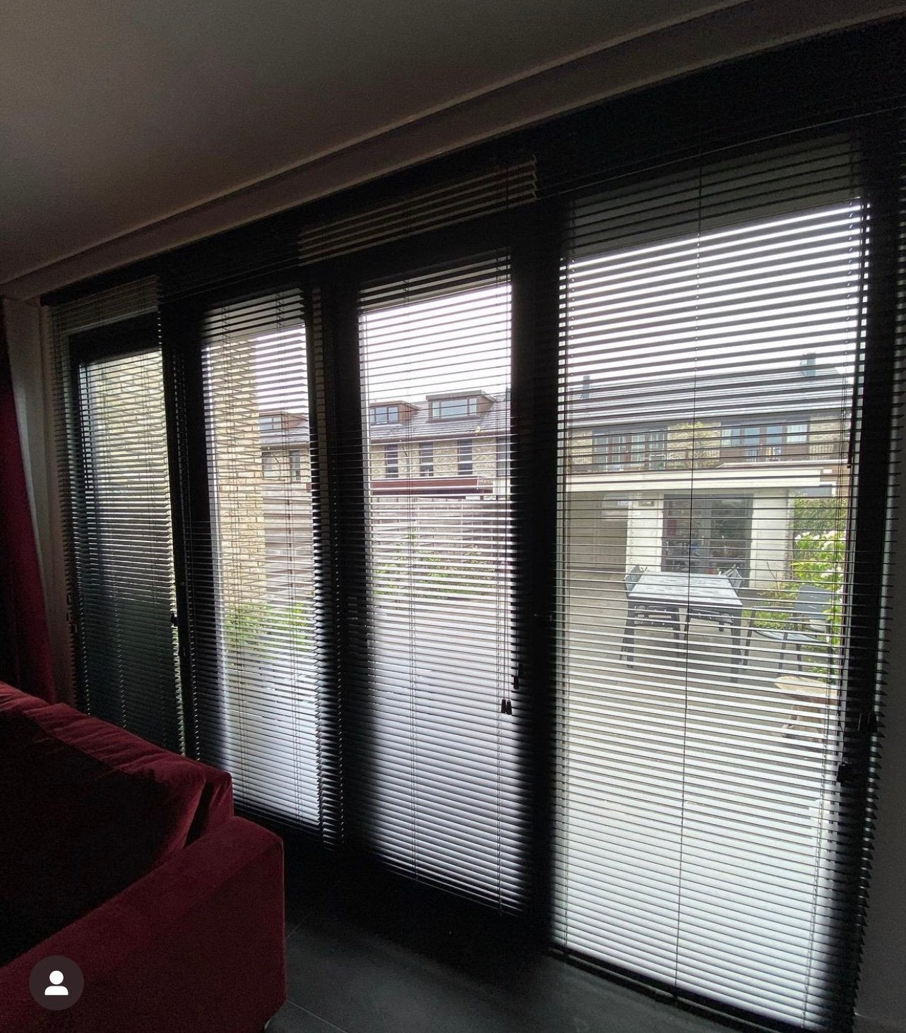 Zwarte lamellen z.g.a.n. 4 rijen kamerhoog, Huis en Inrichting, Ophalen, Zo goed als nieuw
