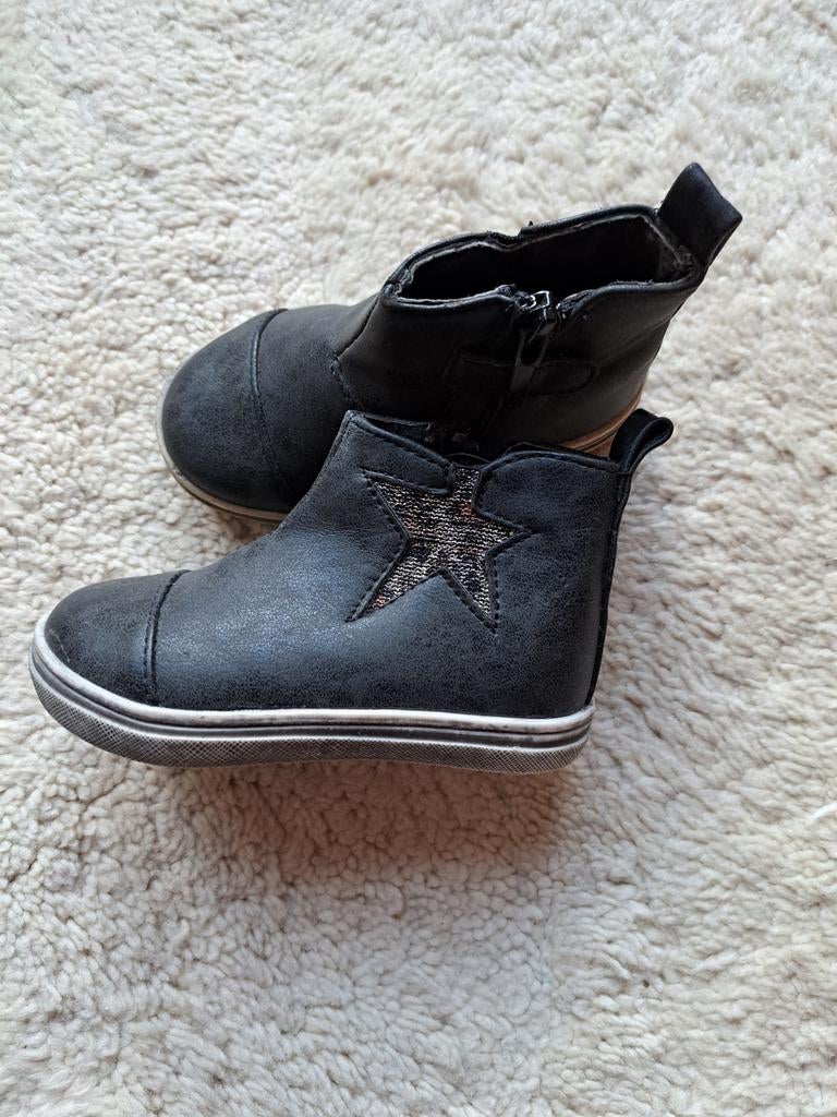 KINDERSCHOENEN MAAT 21 NIEUW MERK OKIDOKI, Kinderen en Baby's, Kinderkleding | Schoenen en Sokken, Ophalen of Verzenden, Nieuw