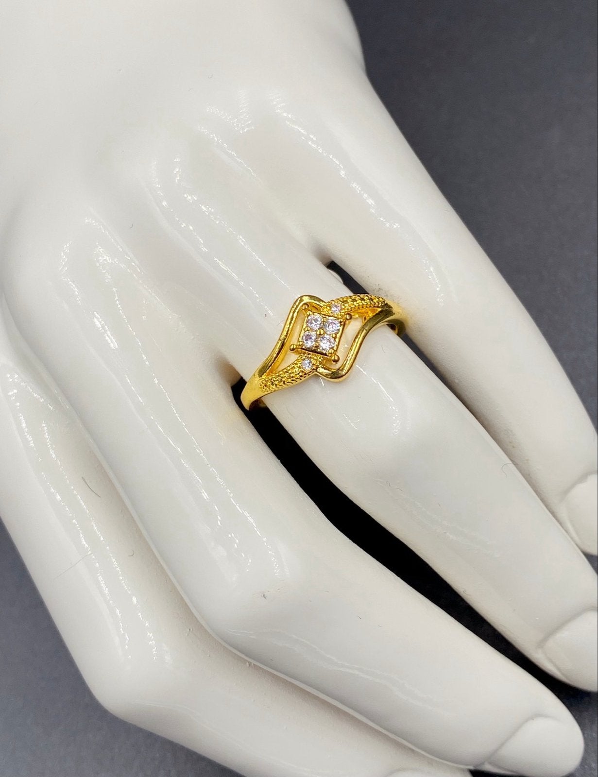 Gouden Ring met Zirkonia Steentjes, Met kristal, Verzenden, Nieuw, 17 tot 18