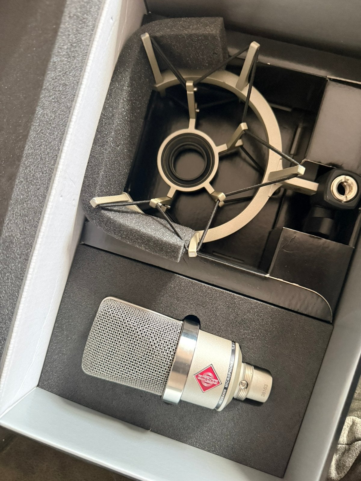 Neumann TLM 102 + Originele Shockmount + Doos, Muziek en Instrumenten, Microfoons, Ophalen of Verzenden, Zo goed als nieuw, Studiomicrofoon