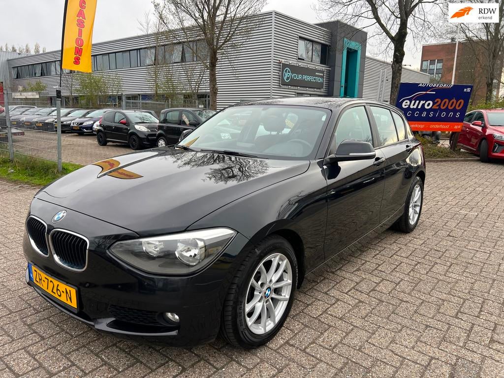 BMW 1-serie 114i - AIRCO - NIEUWE JAAR APK - KEYLESS !, 1-Serie, Euro 5, Achterwielaandrijving, Gebruikt