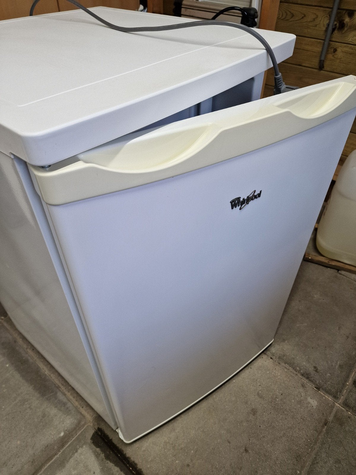 Koelkast Whirlpool incl vriesvakje - tafelmodel, Witgoed en Apparatuur, Koelkasten en IJskasten, 100 tot 150 liter, Zo goed als nieuw