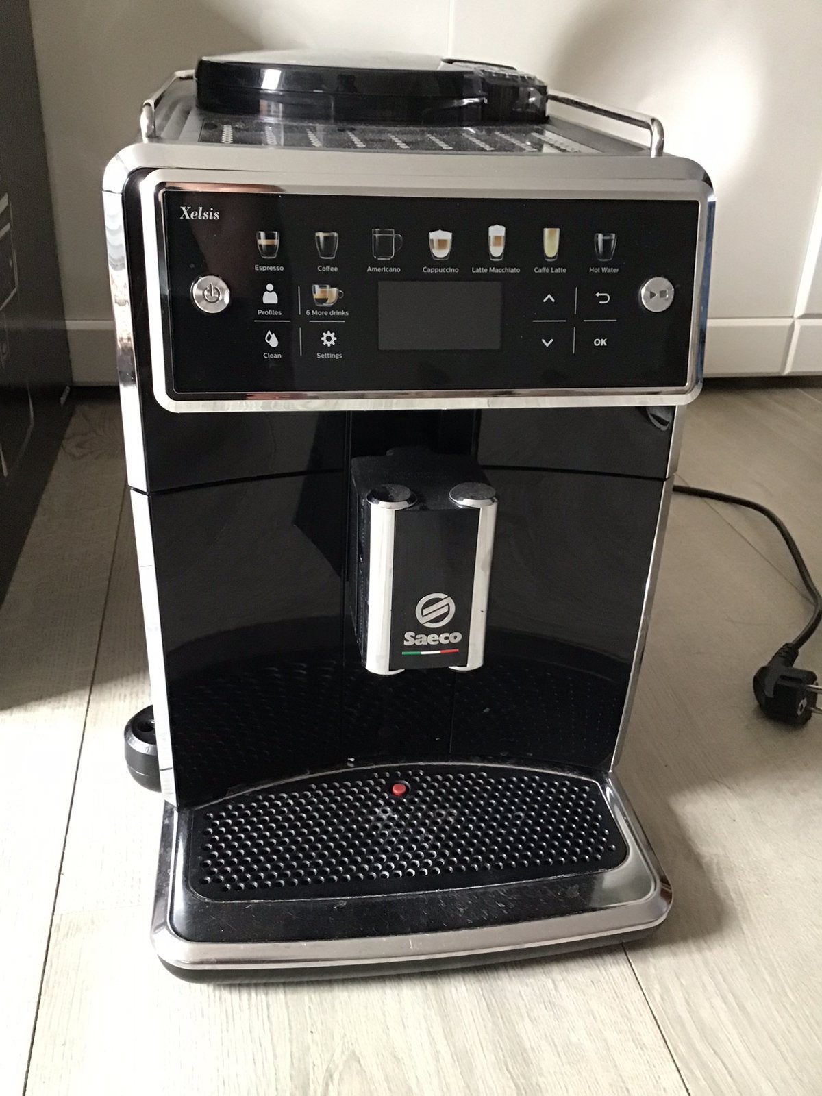 Defecte Saeco Xelsis SM 7580 zonder melkopschuimer, Witgoed en Apparatuur, Gebruikt, Defecte Saeco Xelsis SM 7580 zonder melkopschuimer