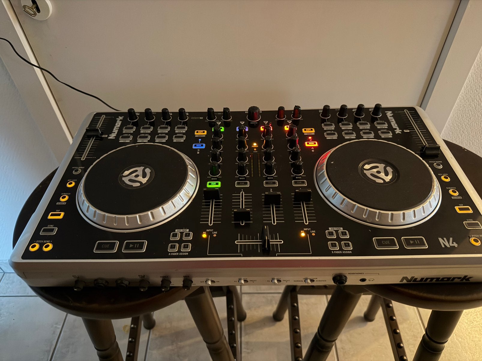Numark N4 DJ Controller & 4-kanaals mengpaneel., Muziek en Instrumenten, Dj-sets en Draaitafels, Ophalen of Verzenden, Zo goed als nieuw