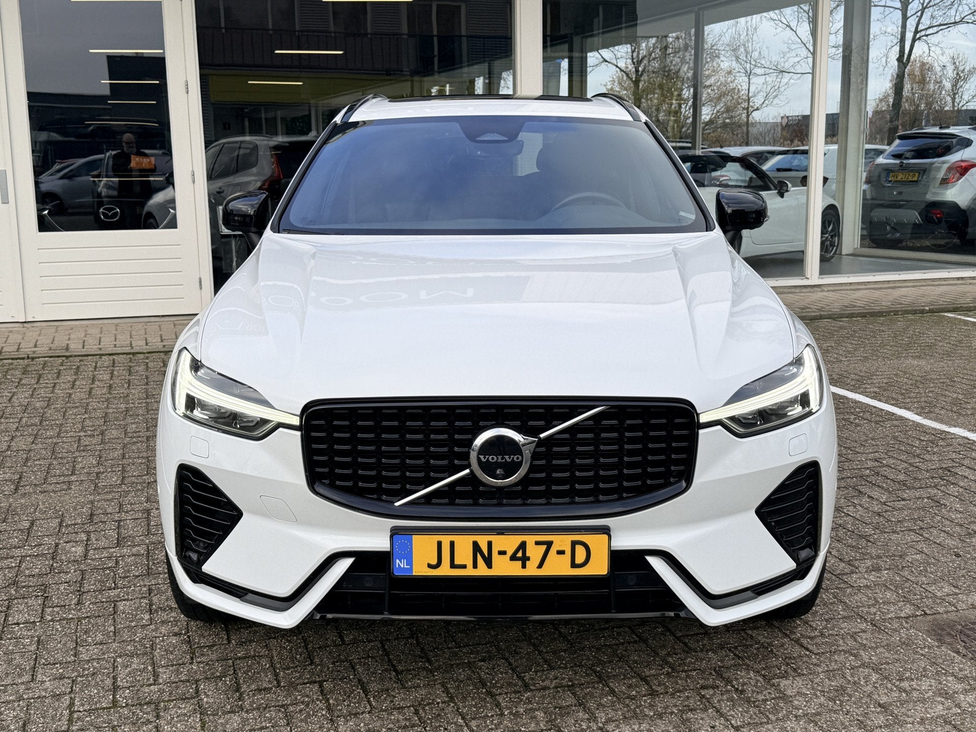 Volvo XC60 2.0 Recharge T6 AWD R-Design | Apple Carplay | Lu, Automaat, Gebruikt, 1969 cc, Bedrijf