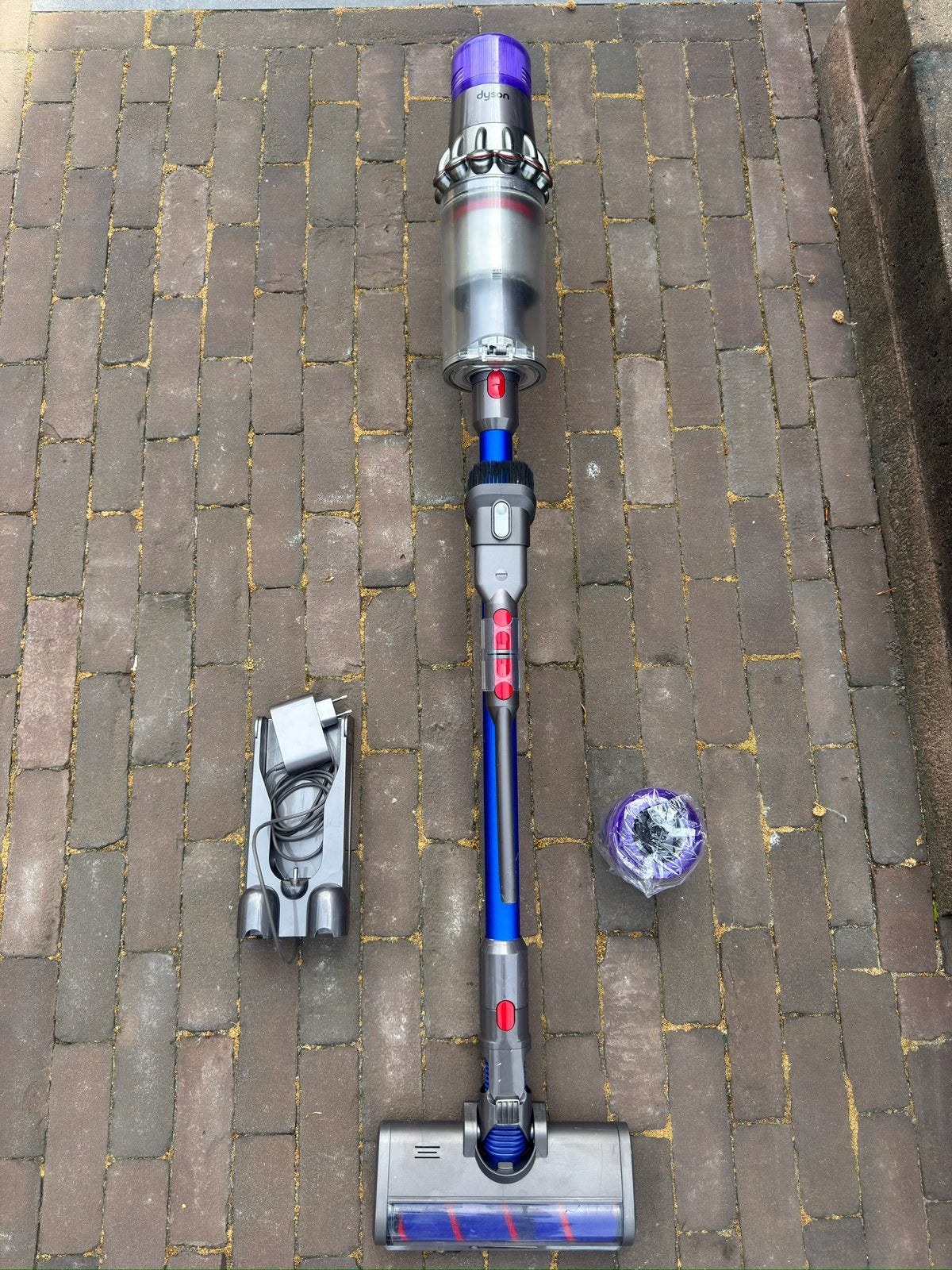Dyson V11 Absolute Extra (2024) LED-zuigmond & nieuw filter, Ophalen of Verzenden, Gebruikt