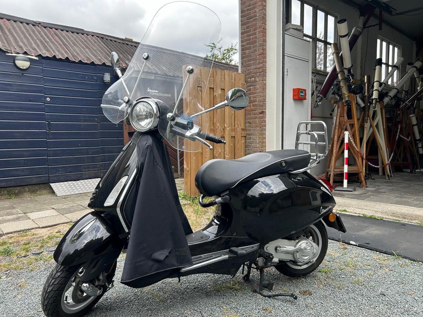 Vespa Primavera 2016, Fietsen en Brommers, Scooters | Piaggio, Zo goed als nieuw, Overige modellen, Benzine, Ophalen