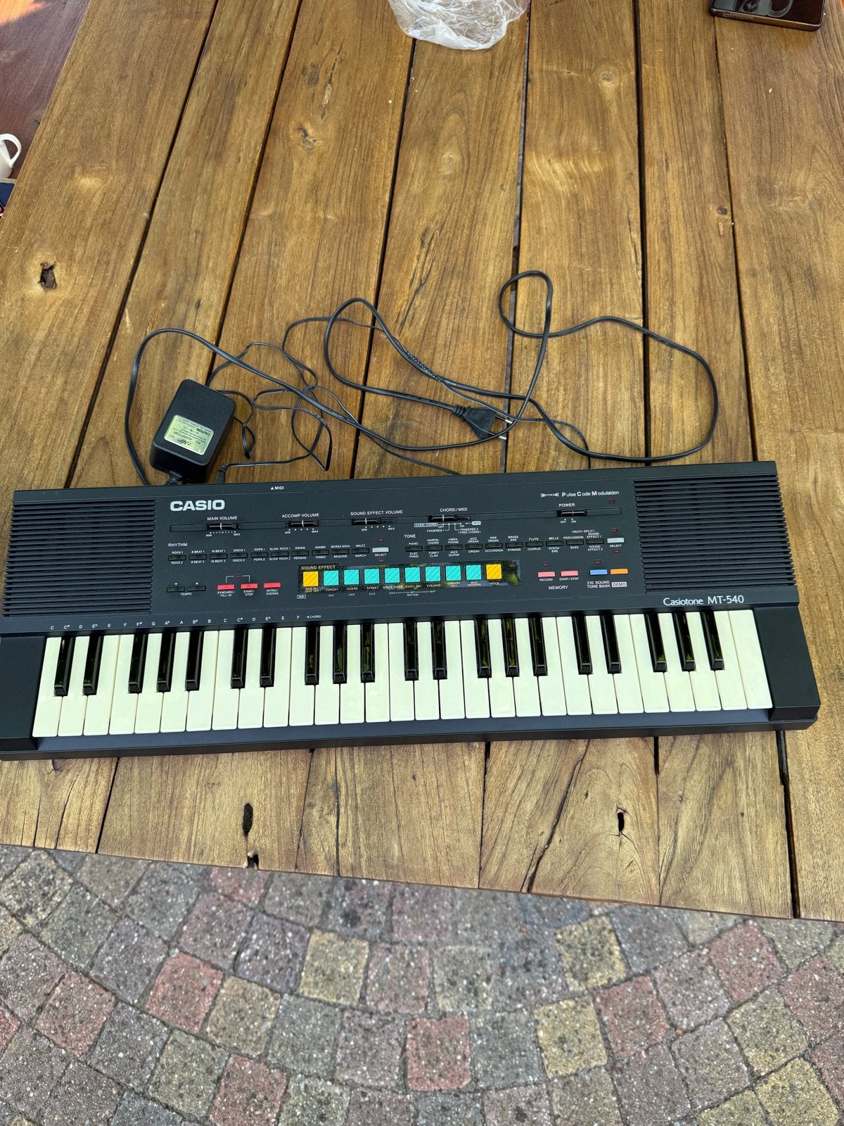 Casio Casiotone MT-540 Keyboard met adapter, Muziek en Instrumenten, 49 toetsen, Casio, Midi-aansluiting, Ophalen of Verzenden