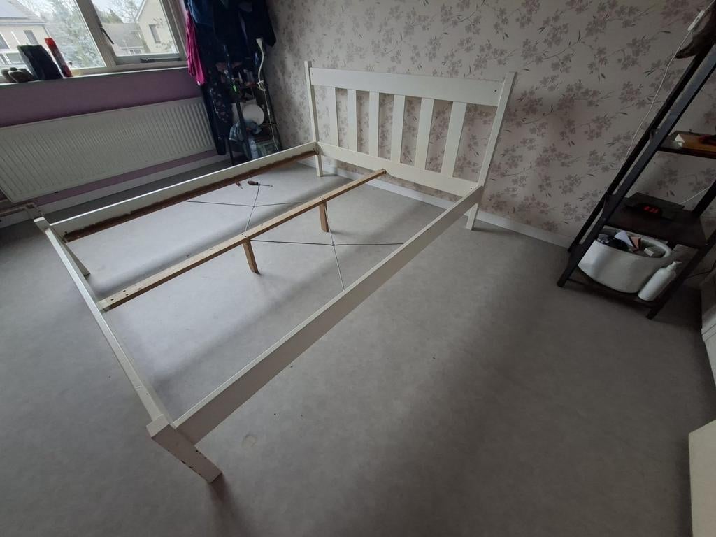 Gratis massief houten bedombouw 160x200, Ophalen of Verzenden