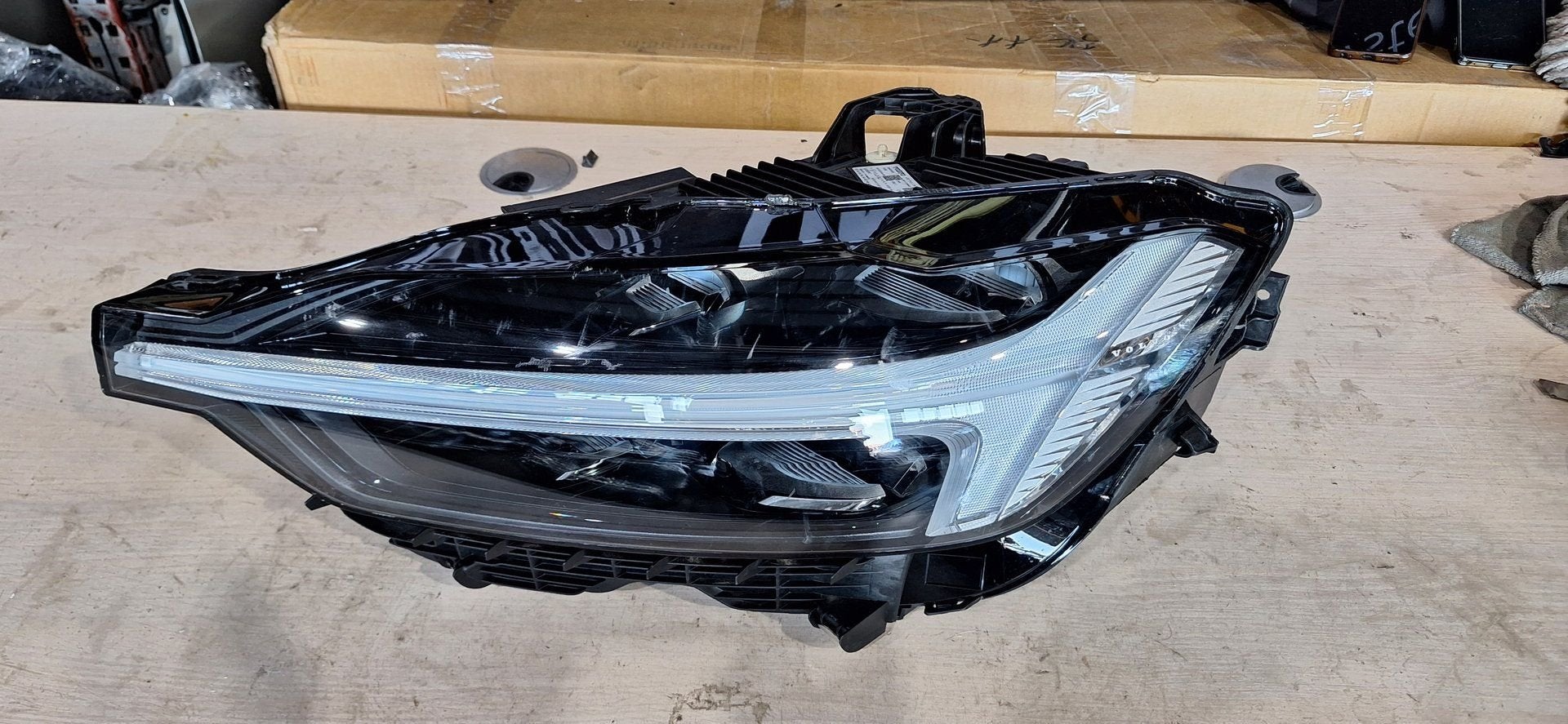 Volvo XC60 koplamp, Gebruikt, -, -, Ophalen of Verzenden