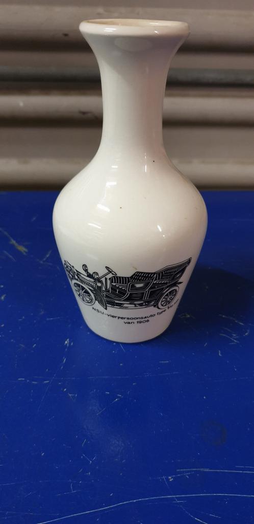 vaasje wit aardewerk, Ophalen of Verzenden