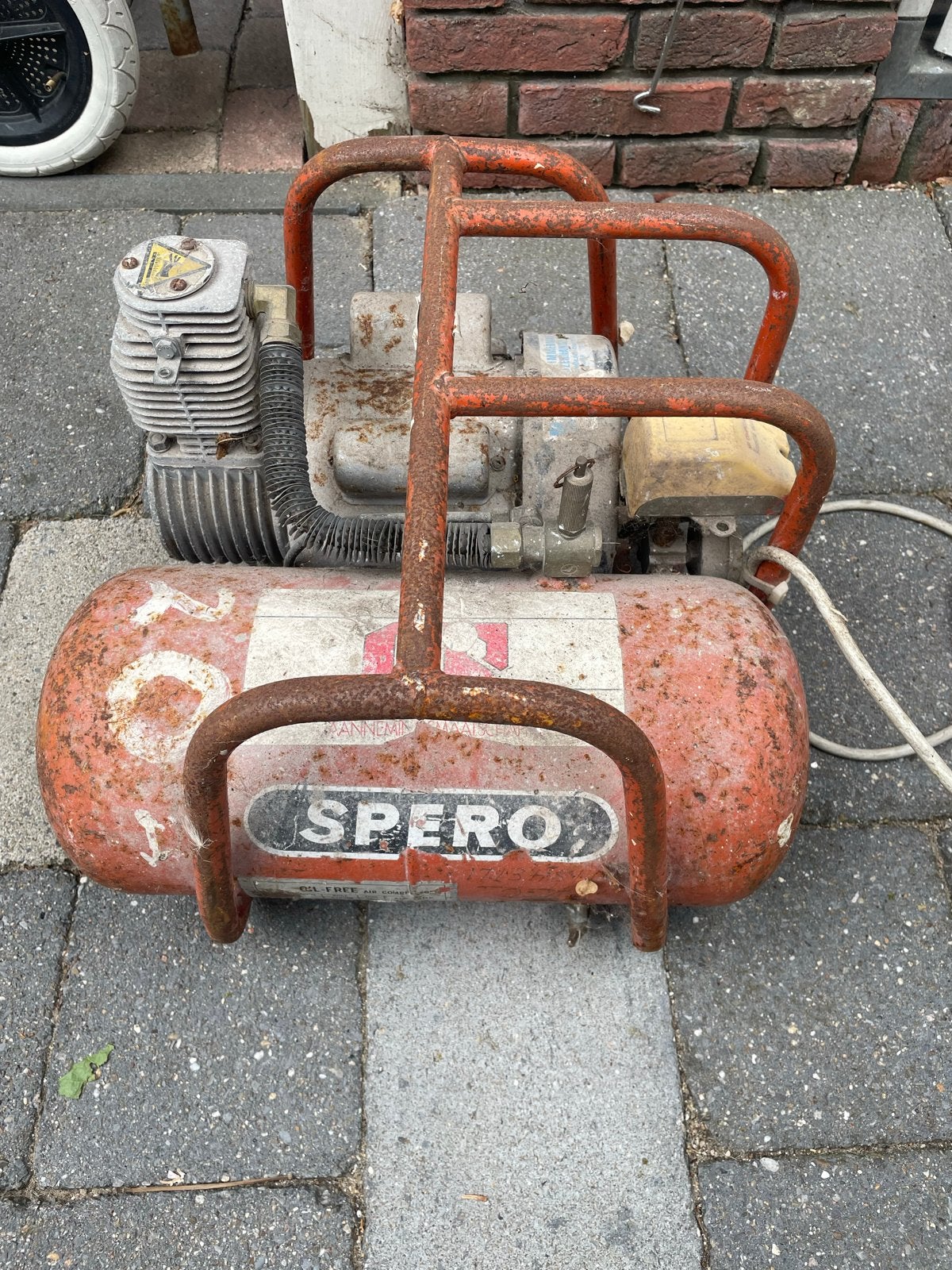 Oude werkende SPERO compressor - Olievrij, 12L tank, Ophalen, Gebruikt, 6 tot 10 bar, Minder dan 200 liter/min