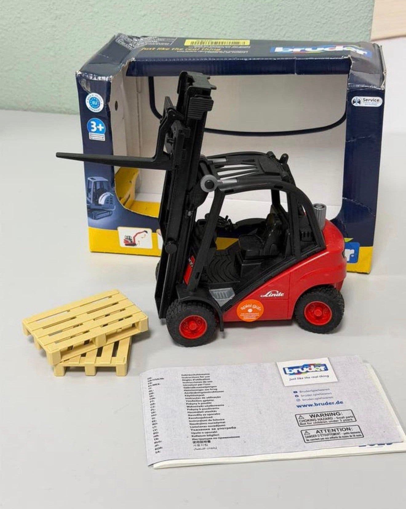 Bruder Linde H35 Vorkheftruck 1:16 + pallets - Letop 1 vork, P, P, P, Ophalen of Verzenden